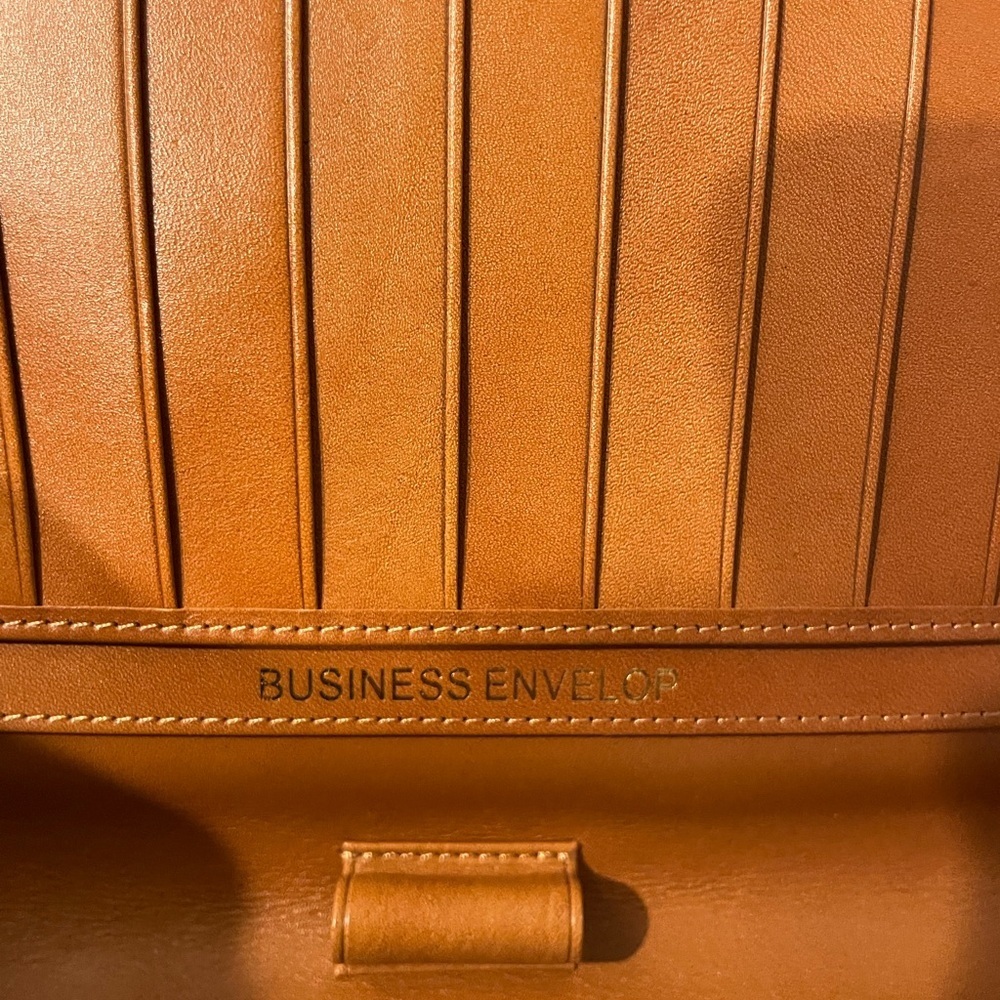 Bath & Body Works Tan Leather Travel Passport & Boarding Pass Organizer - Picture 4 of 5
